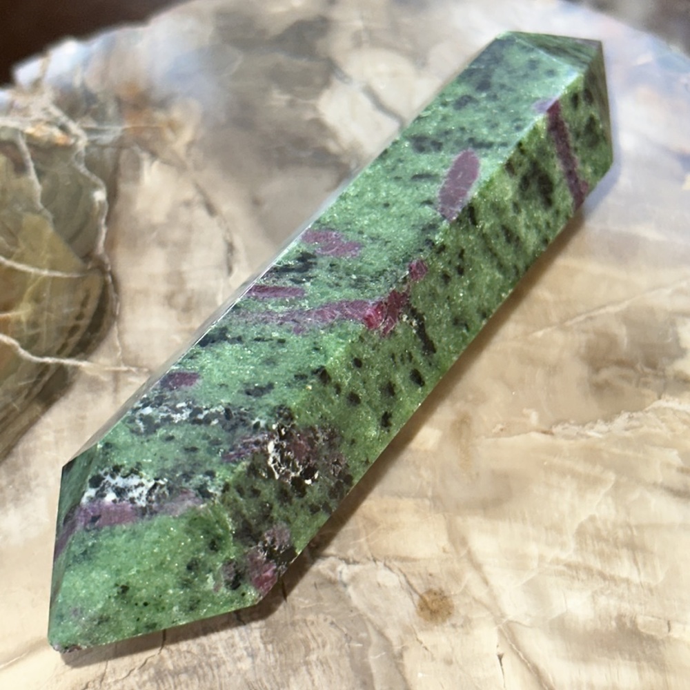 🌸SALE🌸 Ruby And Zoisite DT Point!